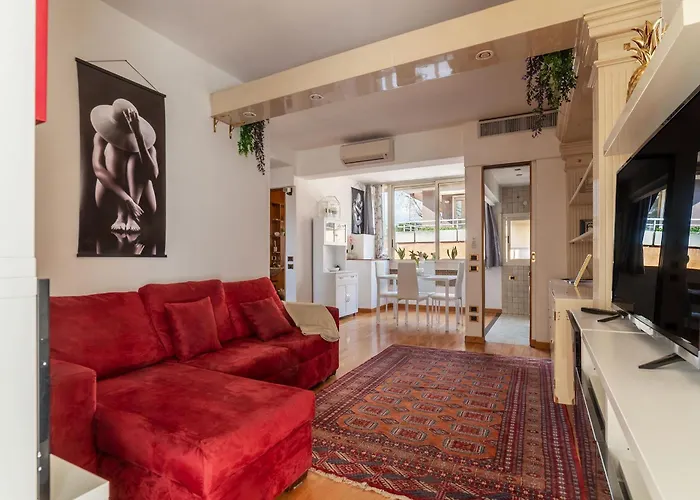 Along The Tiber Apartment
